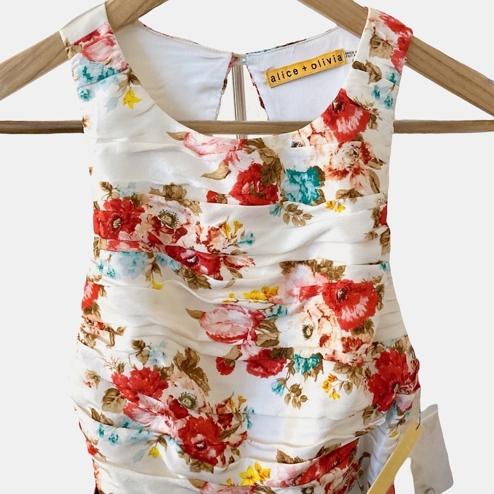 ALICE + OLIVIA Amberly Sleeveless Floral Keyhole Back Belted Fit & Flare Dress - Picture 7 of 13
